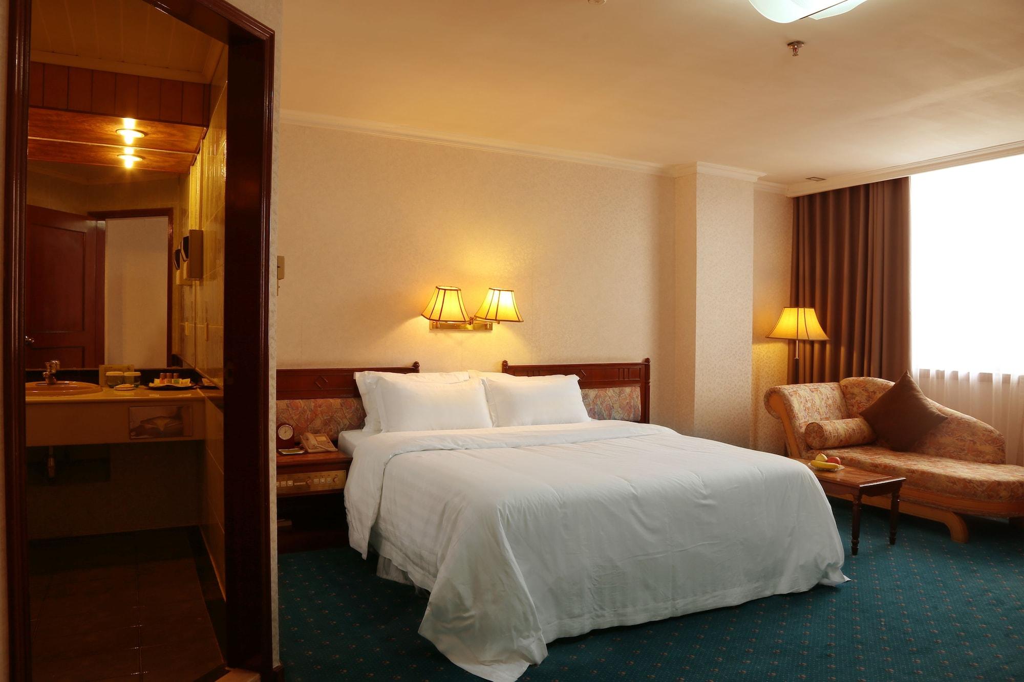Golden City Hotel Foshan Exteriör bild